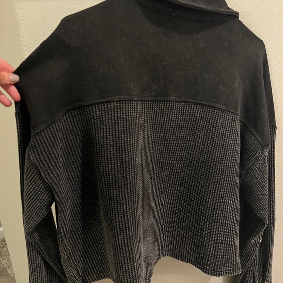 Jacket 🖤 - Picture 2 of 3